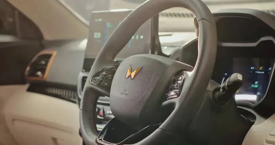 XUV400 EV